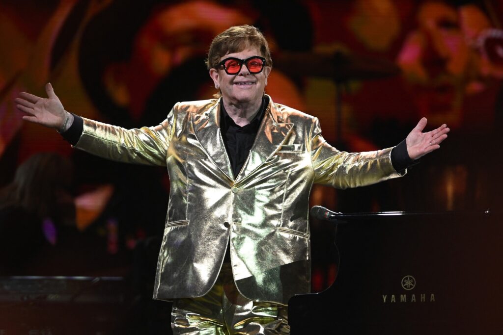 Glasbenik Elton John