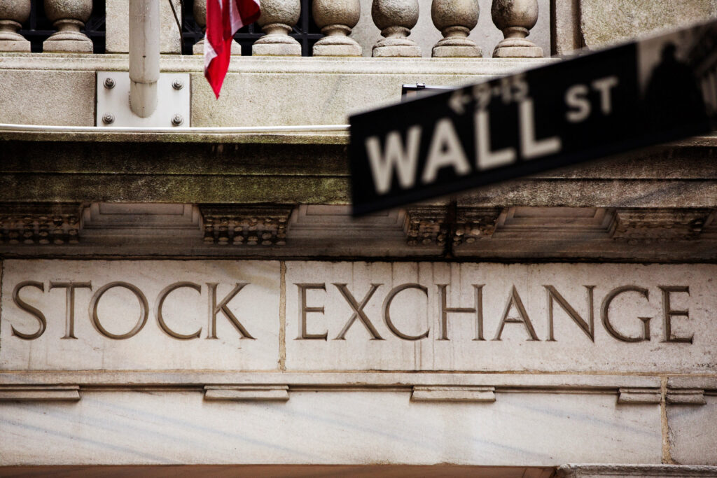 Napis newyorške borze na Wall Streetu