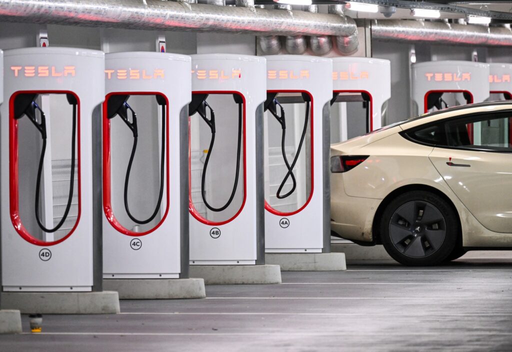 Električni avtomobil Tesla