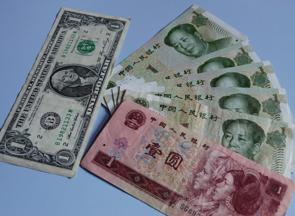 Kitajski juan in ameriški dolar