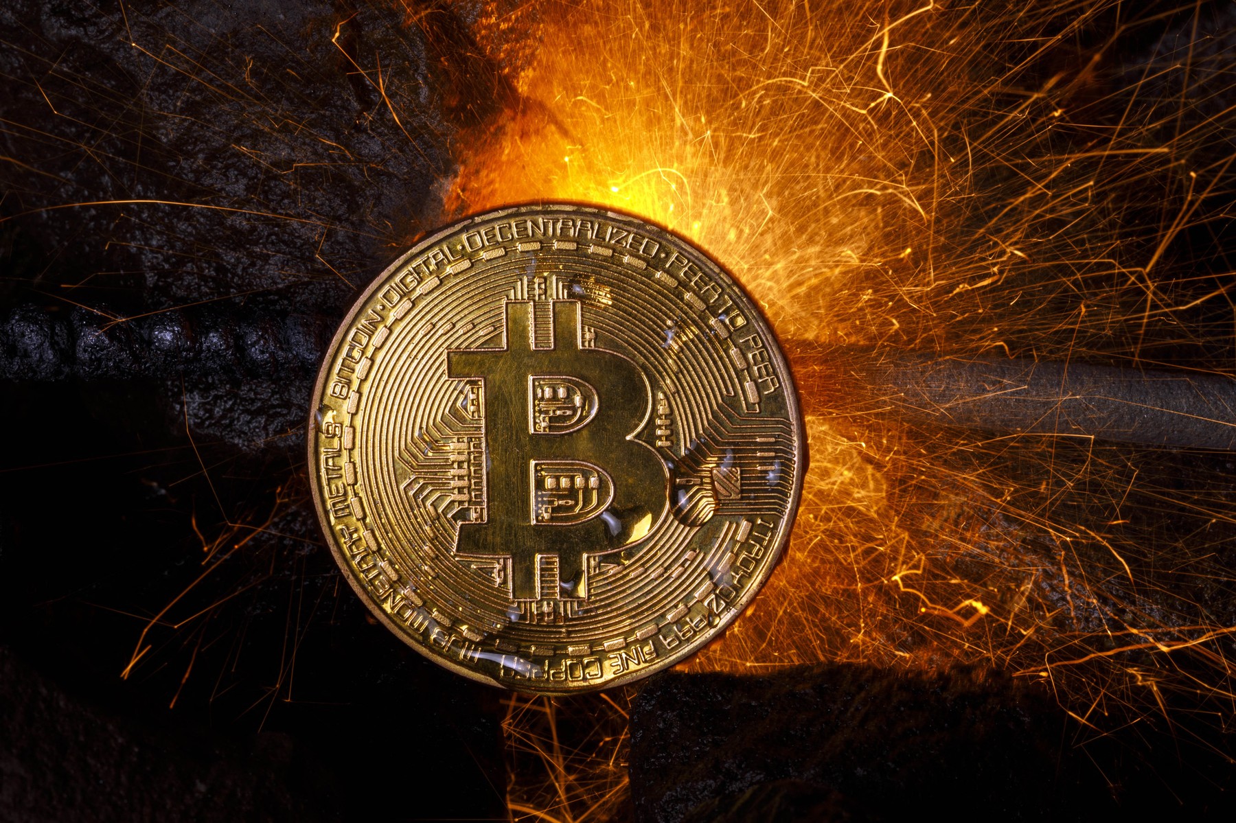 Bitcoin po dveh letih znova prebil mejo 50 tisoč dolarjev - Forbes Slovenija