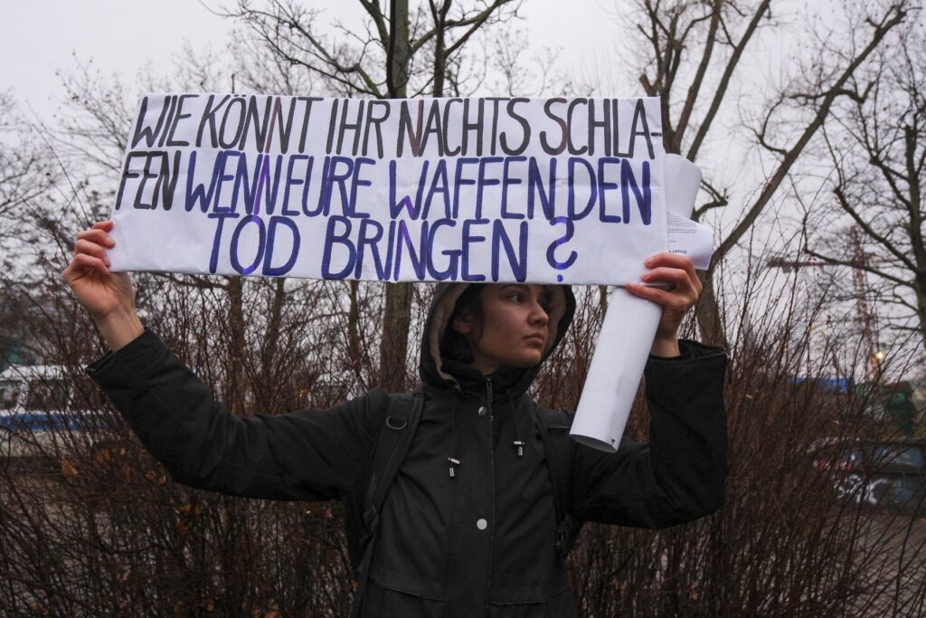Protest pred sedežem Rheinmetalla v Nemčiji