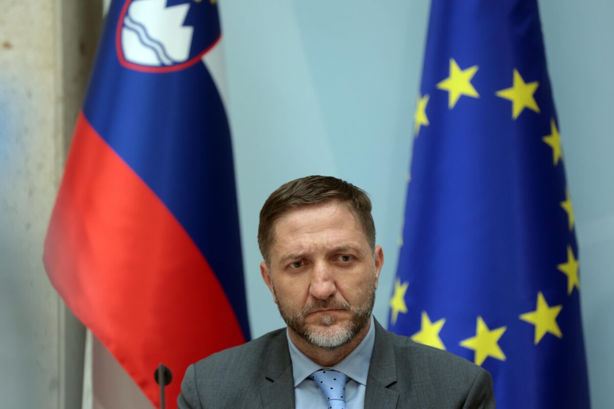 Država izdala za 350 milijonov evrov obveznic ob močnem povpraševanju