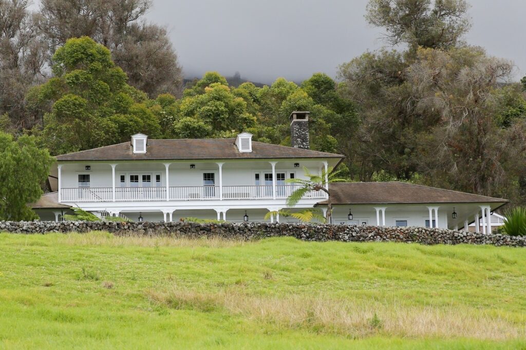 Pogled na zemljišče in hišo Oprah Winfrey na Havajih