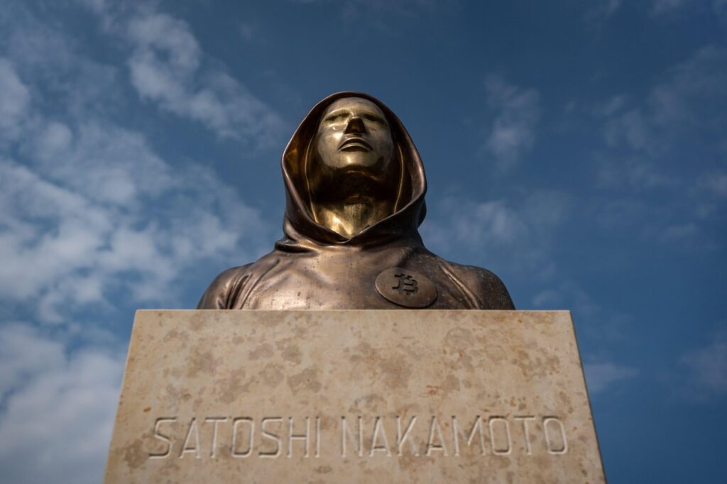 Spomenik Satošiju Nakamotu, izumitelju bitcoina