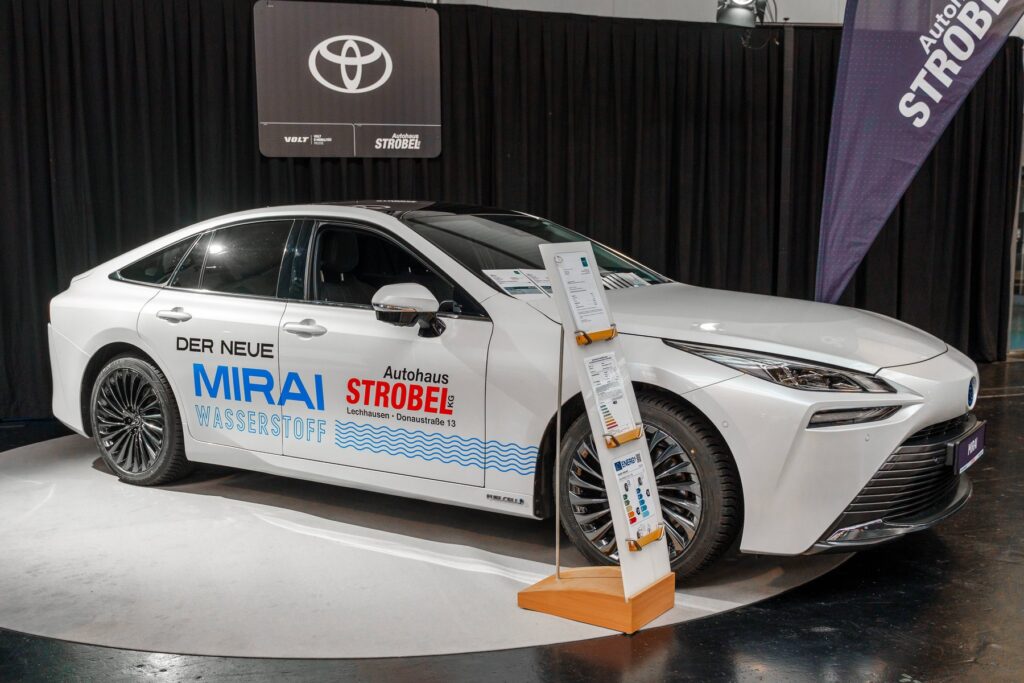 Avtomobil na vodikov pogon Toyota Mirai