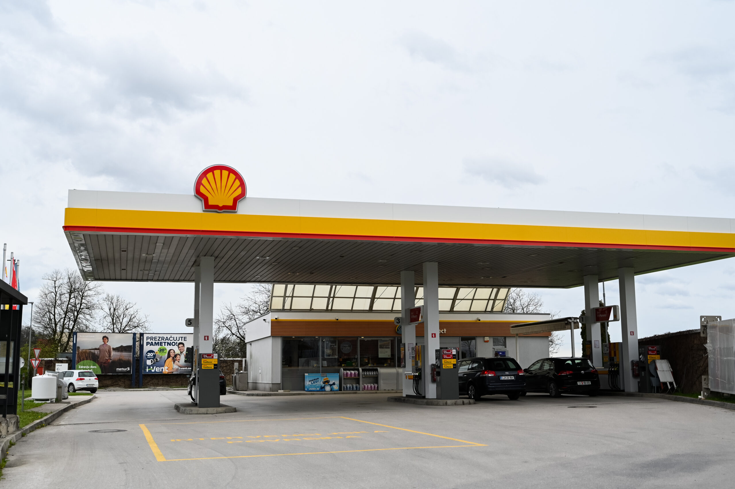 Petrol bo ukrepal, kaj pa druga dva trgovca s črpalkami na avtocestah ...