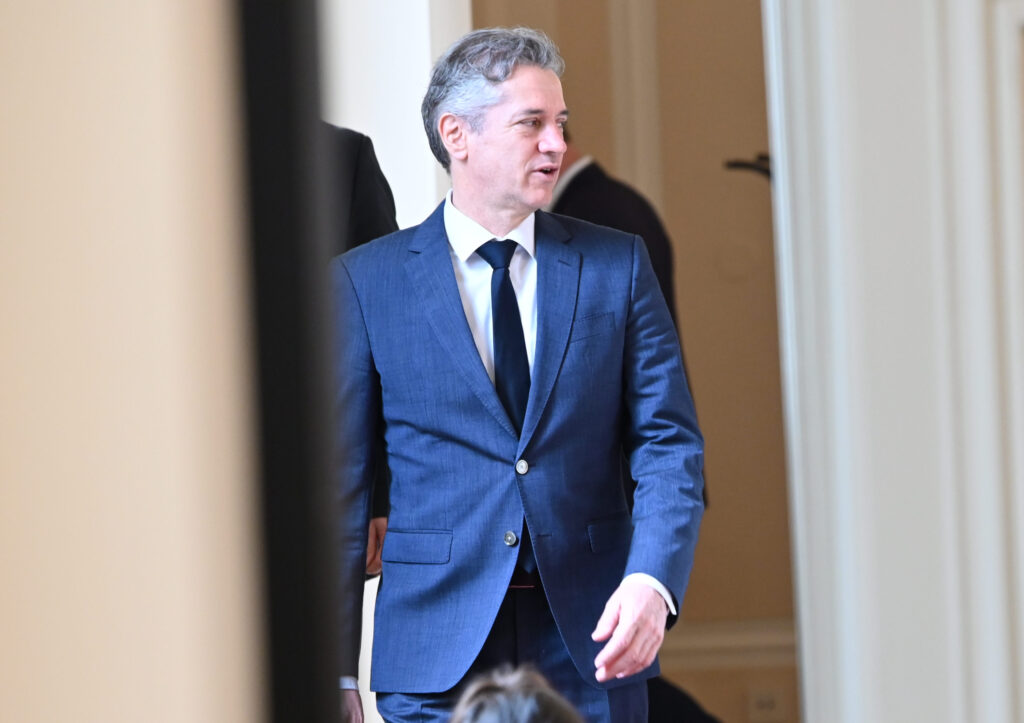 Predsednik vlade Robert Golob je sprejel predsednico evropskega parlamenta Roberto Metsolo.