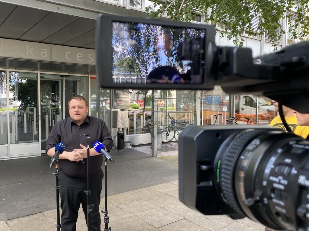 Vlada bo začela z obravnavo izhodišč za sistemski zakon, s katerim bodo uredili financiranje za gradnjo neprofitnih stanovanj.