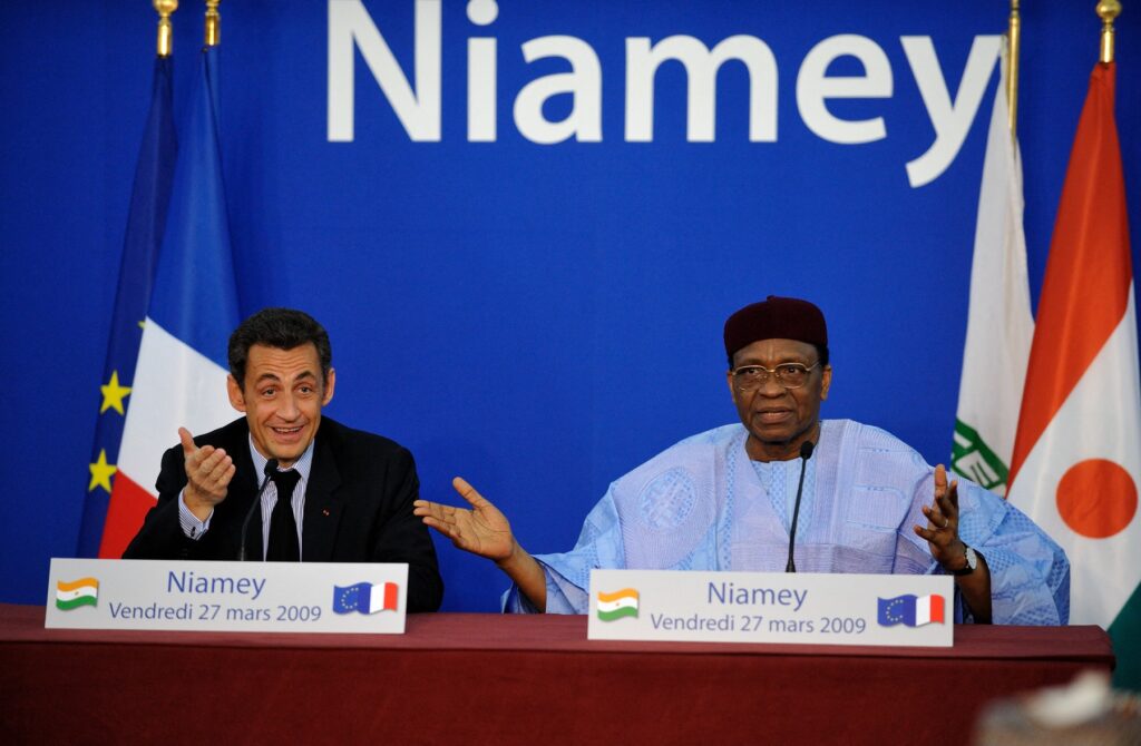 Obisk takratnega francoskega predsednika v Nigru leta 2009