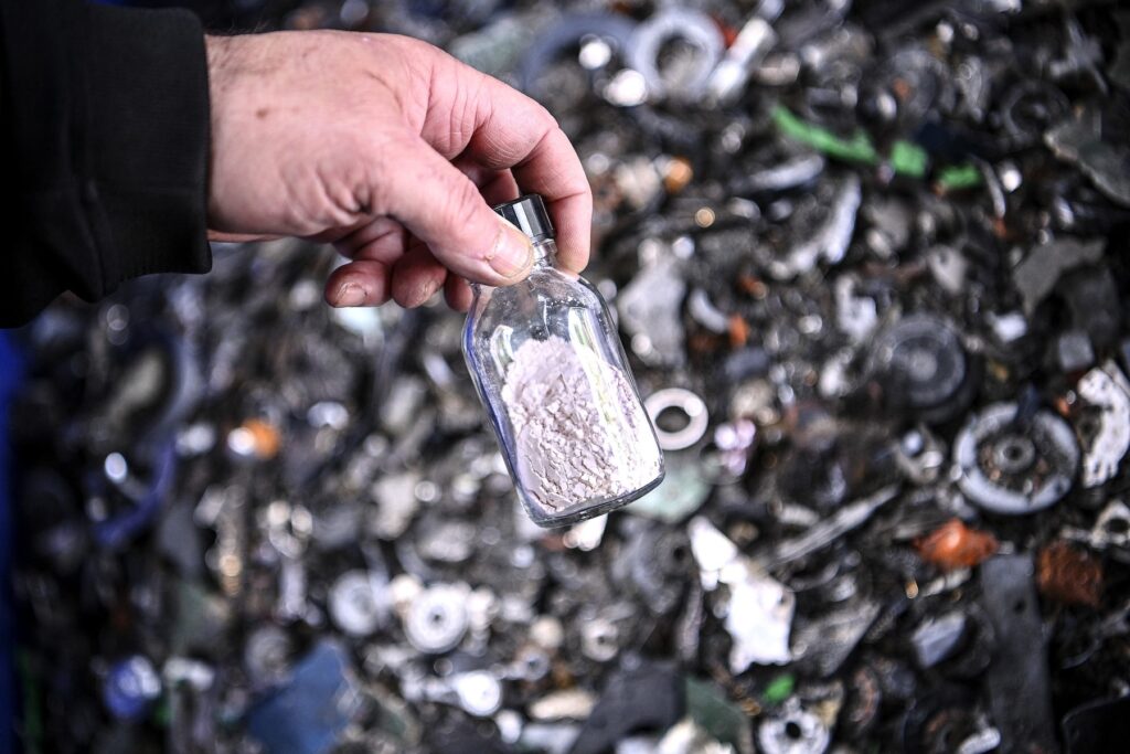 Redke zemlje in elektronski odpadki