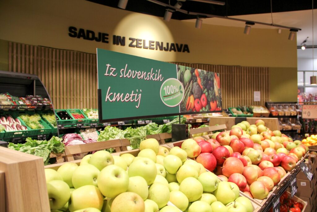 Notranjost šentjurske trgovine Kea