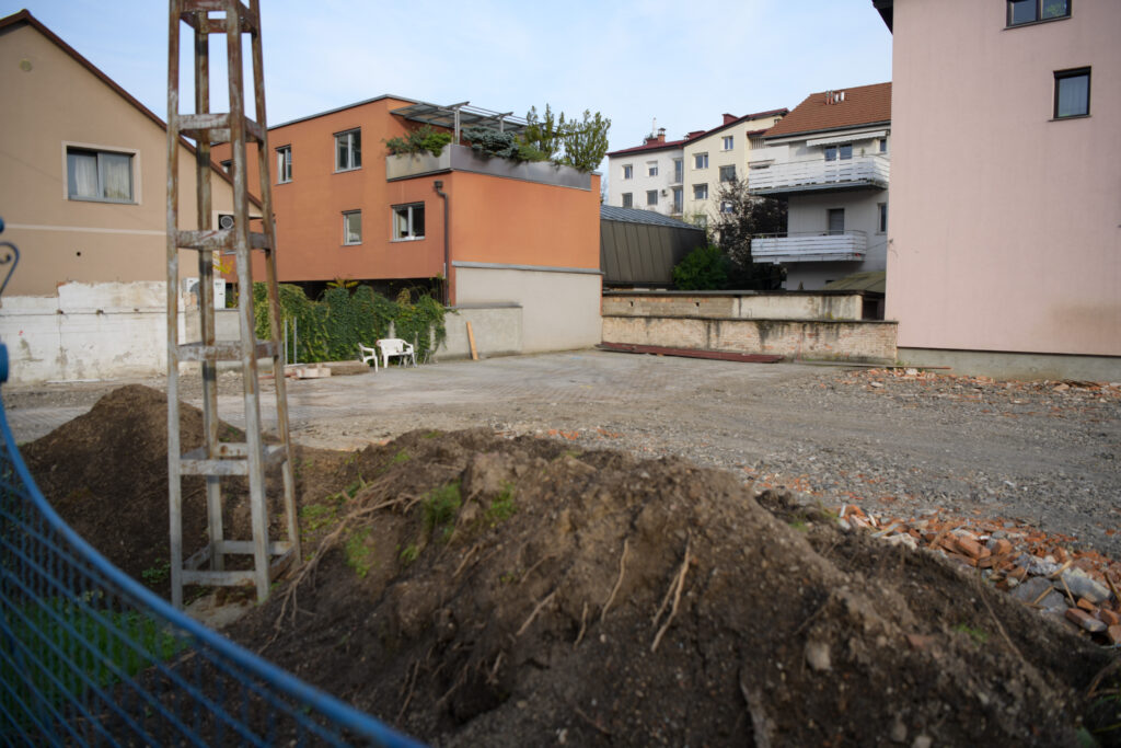 Gradbišče Šiška, Binkoštna cerkev