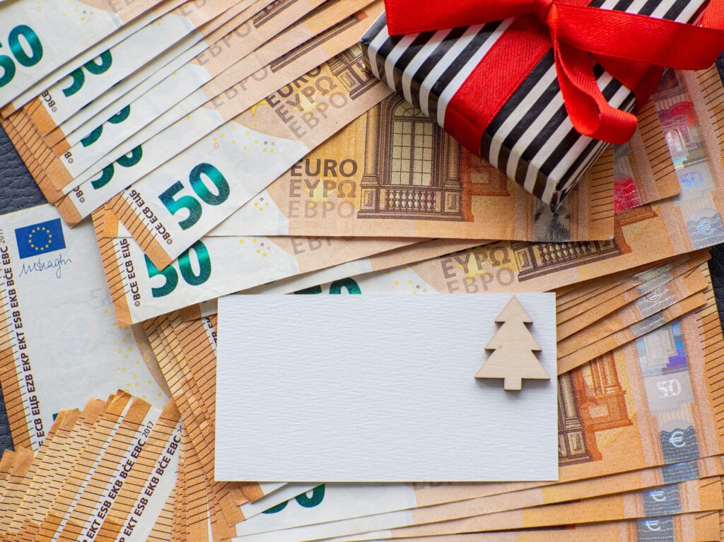 denar, bankovci, evri, božičnica