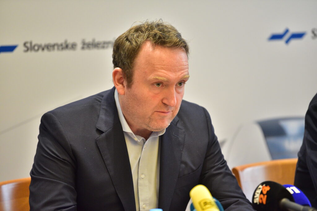 Dušan Mes, Slovenske železnice