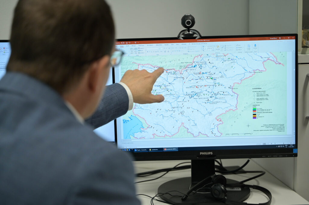 Višji znanstveni sodelavec na Geološkem zavodu Slovenije Gorazd Žibret