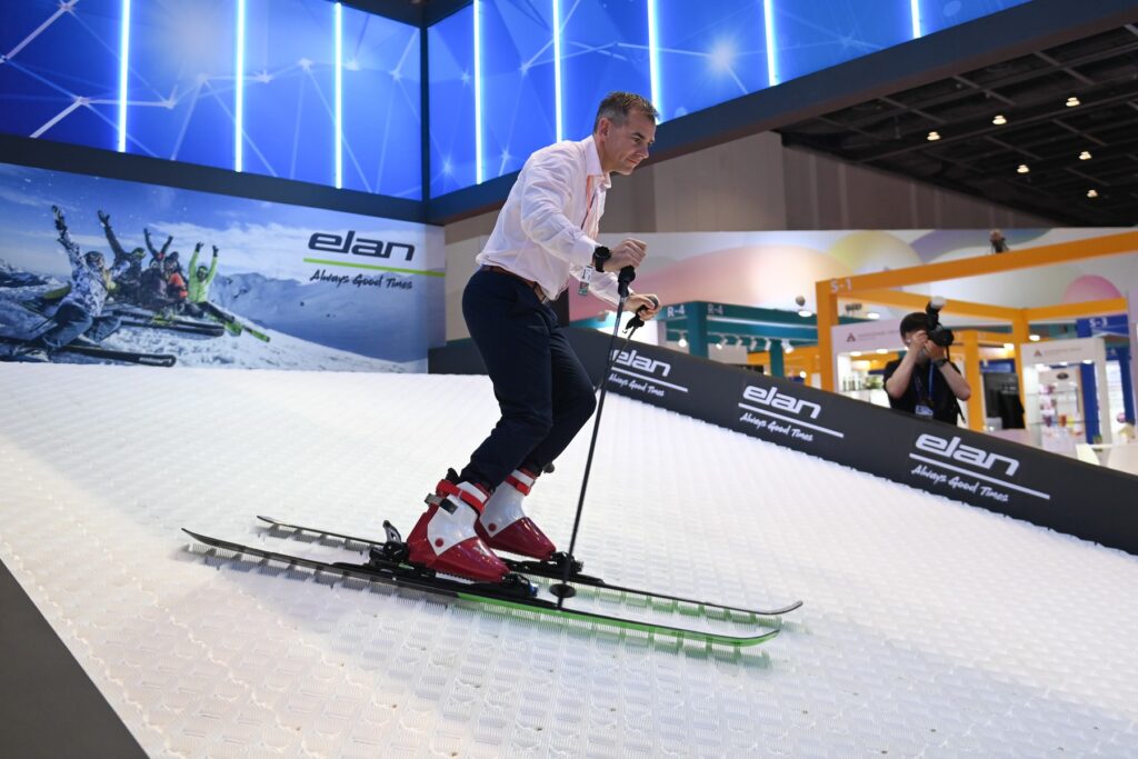 Elan se predstavlja na sejmu China-CEEC Expo v Ningboju