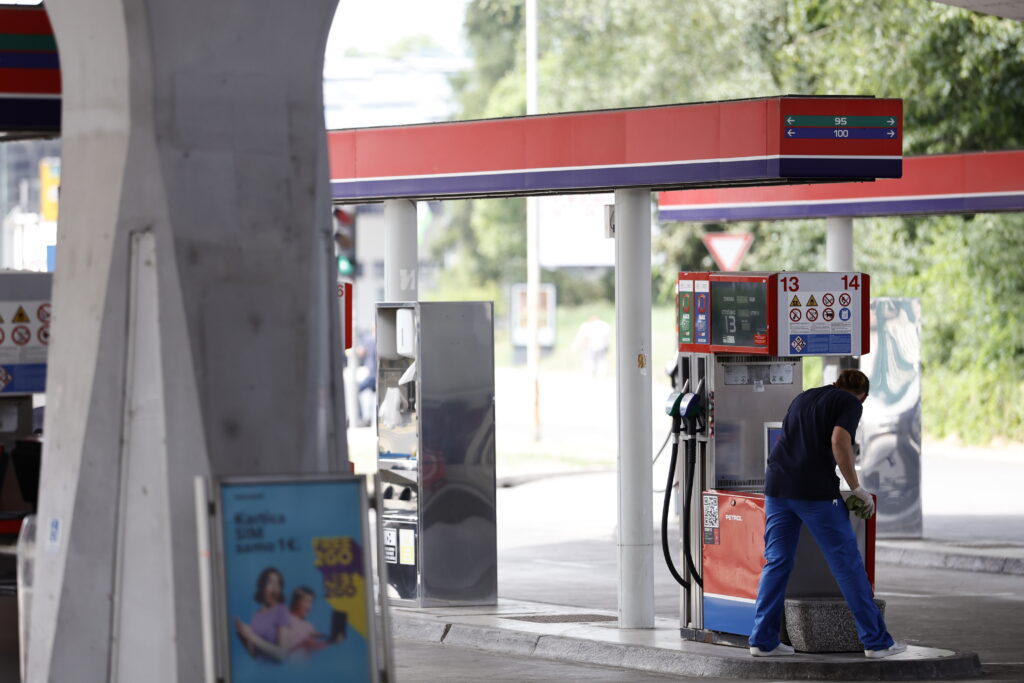 Petrol, bencinska črpalka, goriva, naftni derivati