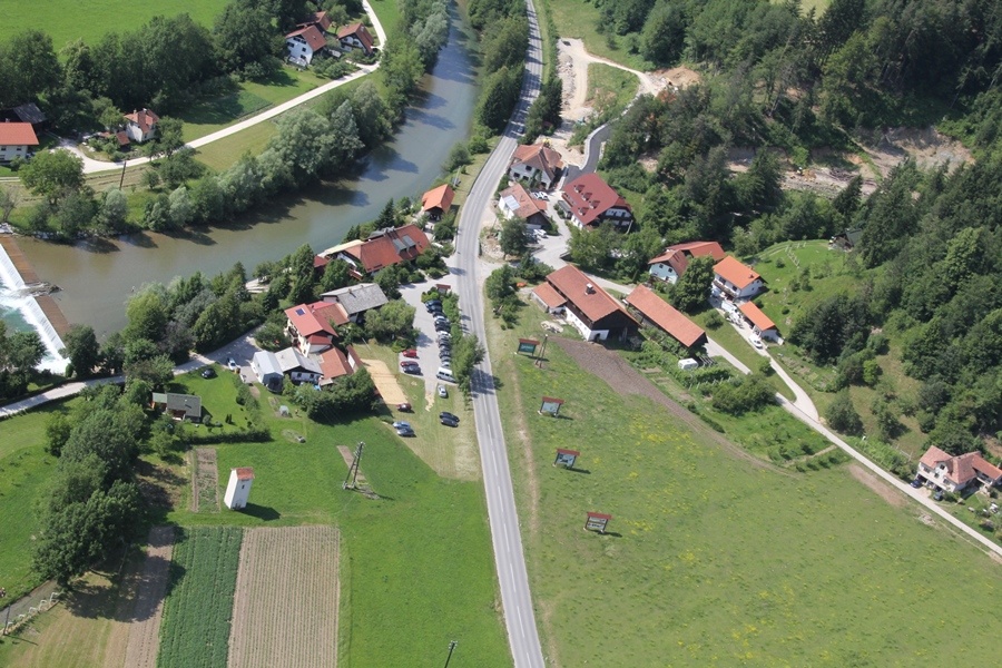 Prodnik, objekti, turizem, športni center, prenočišča