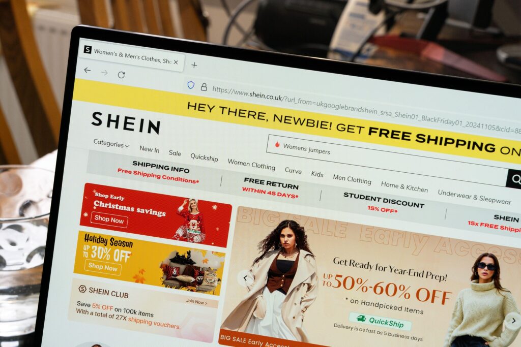 Shein, hitra moda, spletna trgovina, spletno nakupovanje