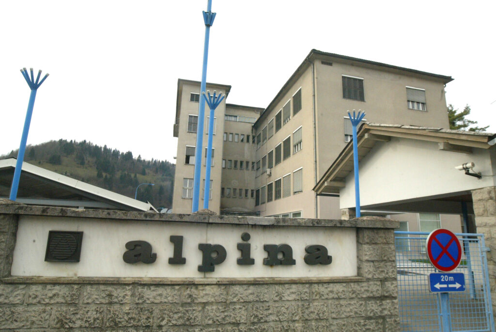 Alpina, proizvodnja, Žiri, tovarna