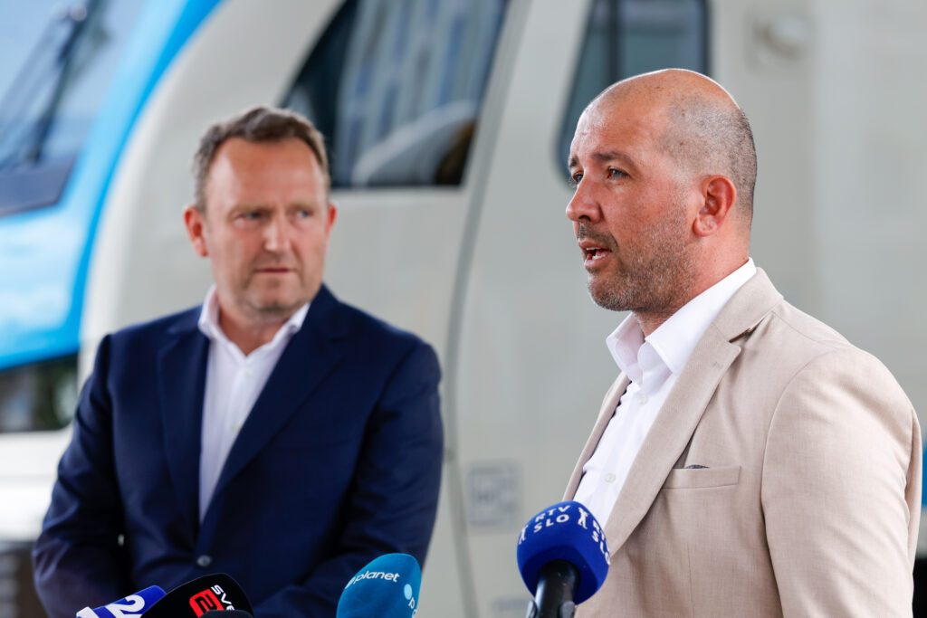 Direktor Slovenskih železnic Dušan Mes in direktor Nomaga Miha Tavčar