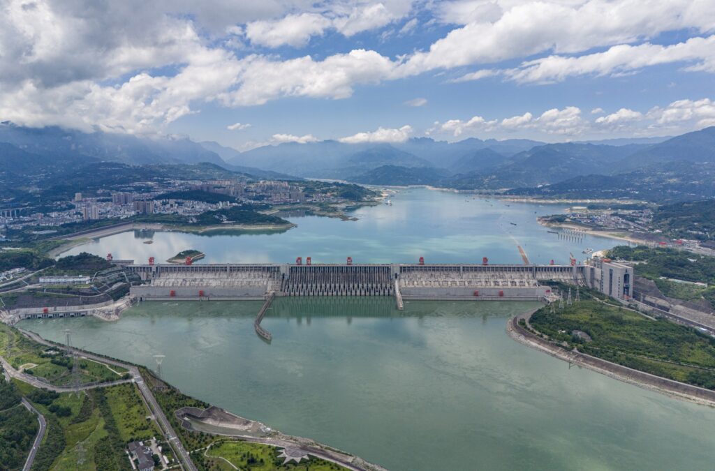 Jez Treh sotesk, Kitajska, hidroelektarna