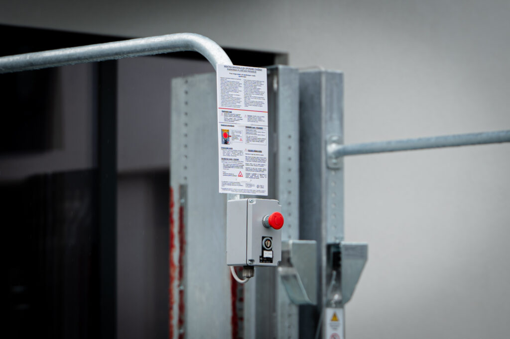 Parkirišče novogradnje na Škofljici