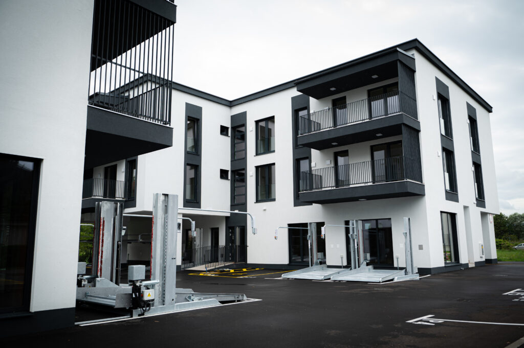 Parkirišče novogradnje na Škofljici