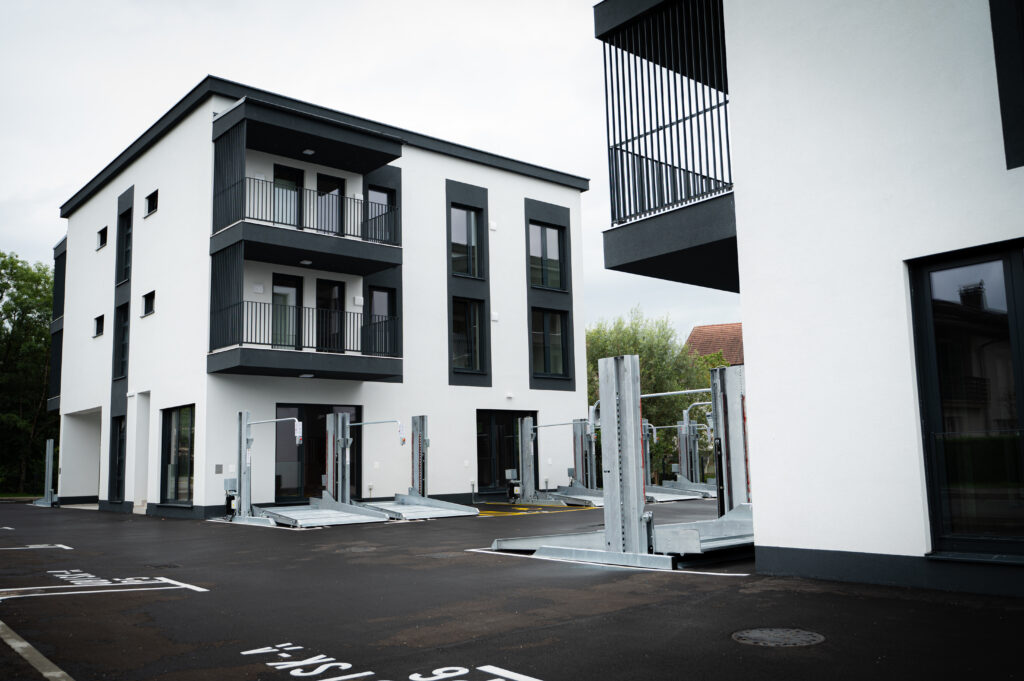 Parkirišče novogradnje na Škofljici