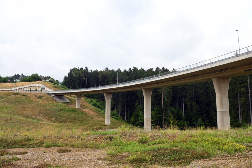 tretja razvojna os, Velunje