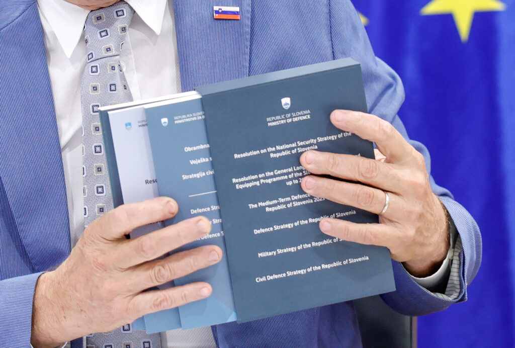 Knjižice o obrambni strategiji Slovenije