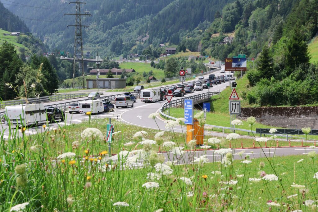 Kolona pred švicarskim predorom Gotthard