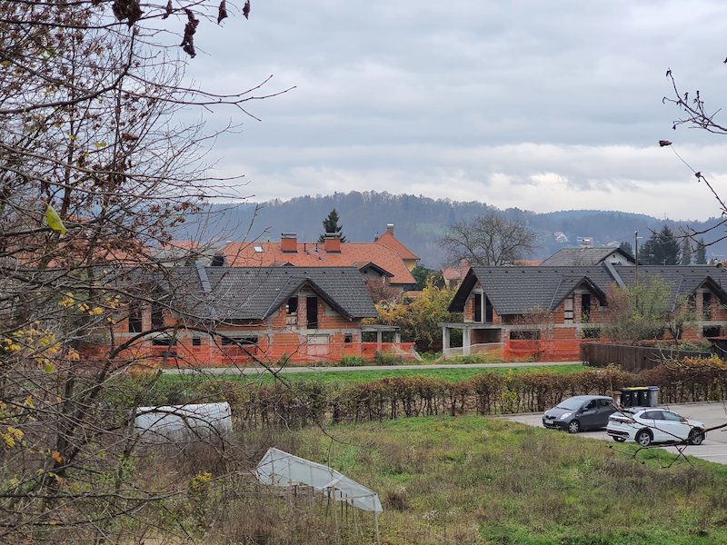 dvojčka, DSU, Bežigrad, Mala vas