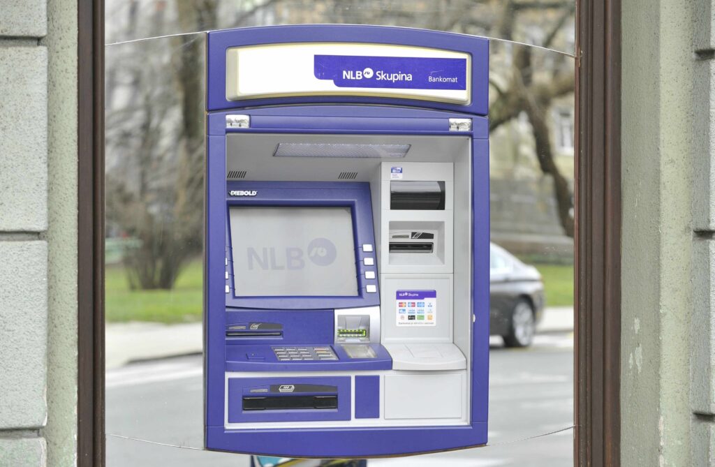 Bankomat, NLB