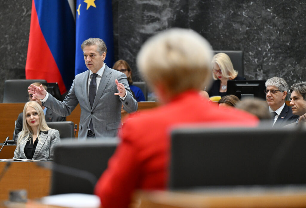 Premier Robert Golob