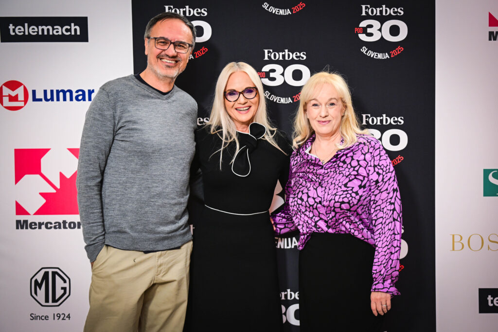 Pisatelj Kamenko Kesar, odgovorna urednica N1 Slovenija Katja Šeruga in voditeljica podkasta Zdravje z Alenko Kesar