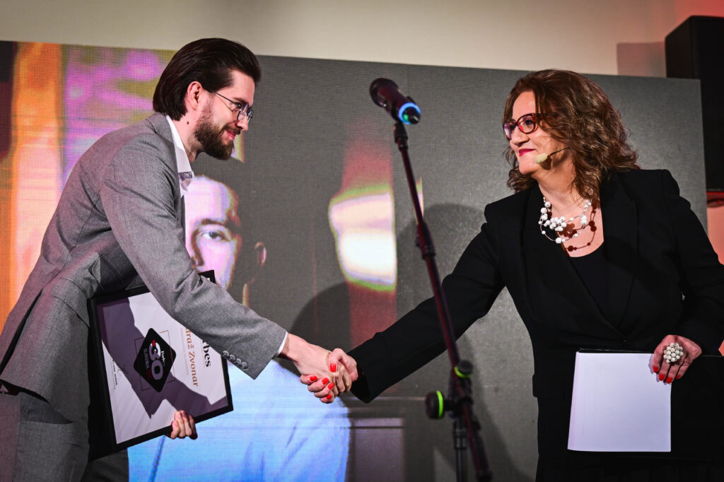 Soustanovitelj KatalistAI Andraž Zvonar in urednica Forbes Slovenija Bojana Humar (Foto: Marko Pigac)