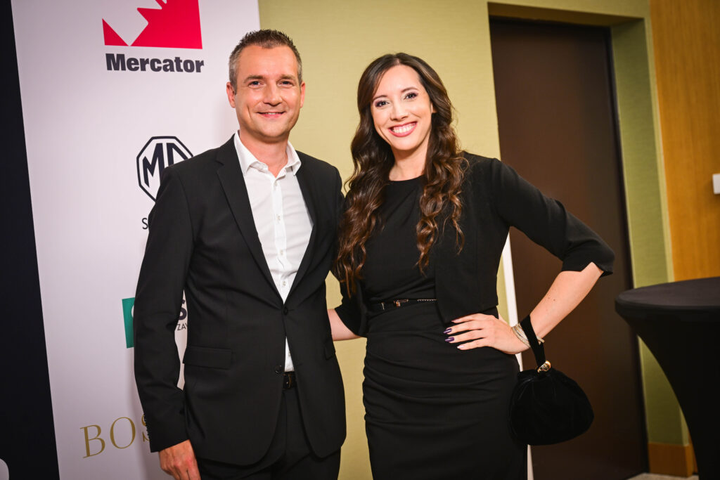 Urednik in voditelj N1 Miha Orešnik in urednica N1 Neda Došenović