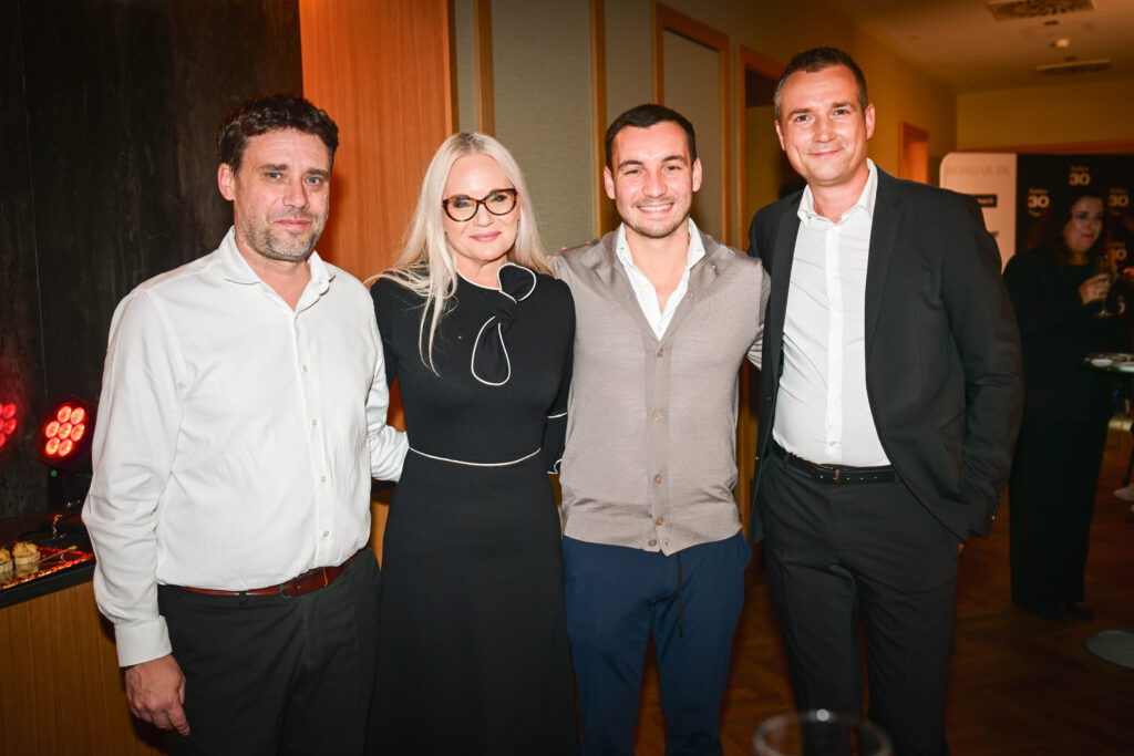 Vodja marketinga pri N1 Slovenija Gregor Lednik, odgovorna urednica N1 Slovenija Katja Šeruga, lastnik podjetja Etno restavracije Aljoša Marković in voditelj ter urednik N1 Slovenija Miha Orešnik