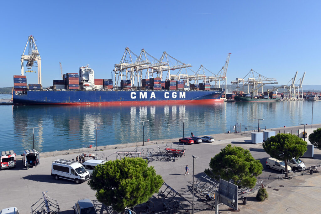 CMA CGM, Luka Koper, ladja, tovor