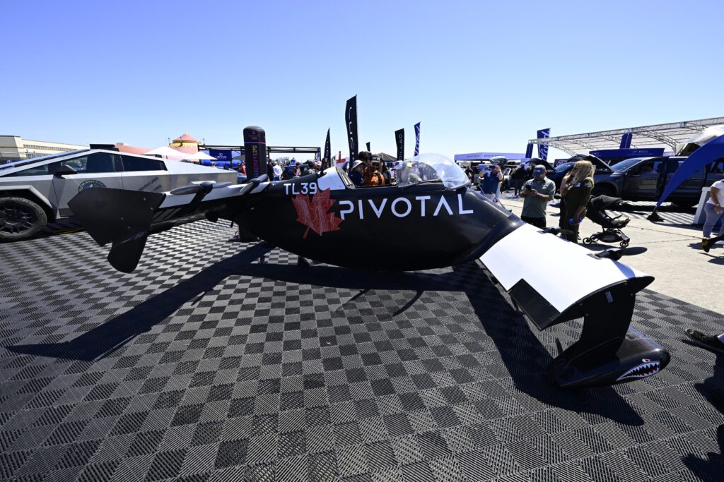 Leteči avtomobil Pivotal Helix