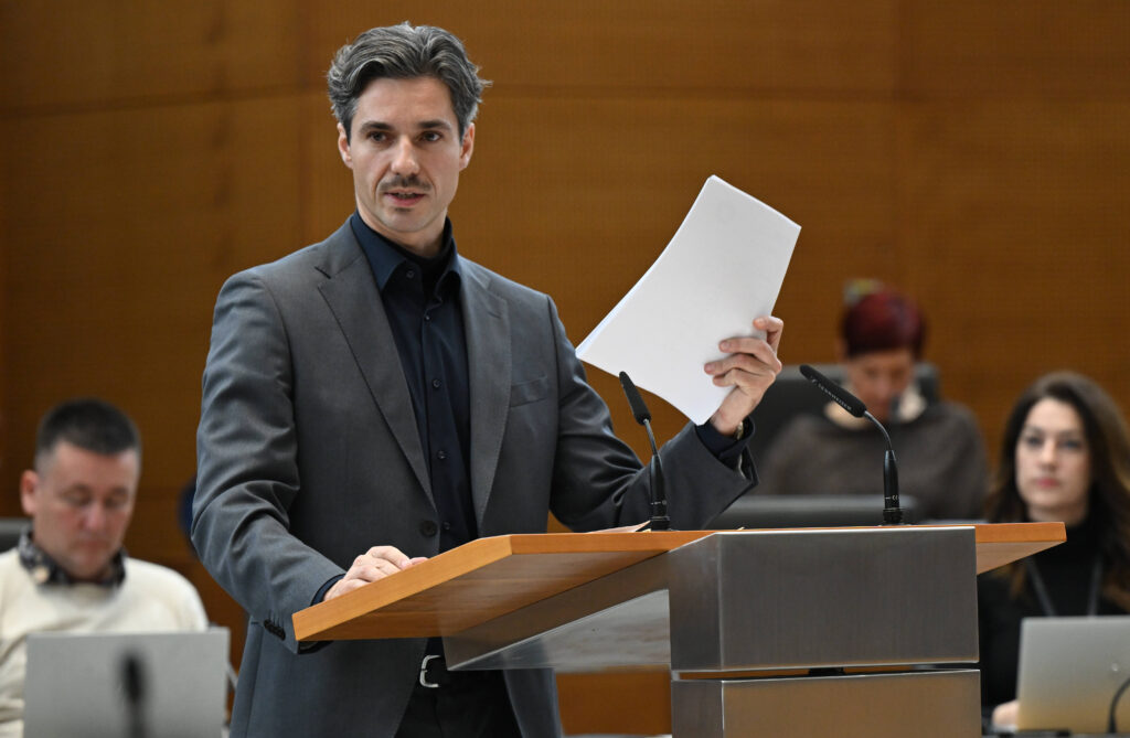 Minister za delo Luka Mesec