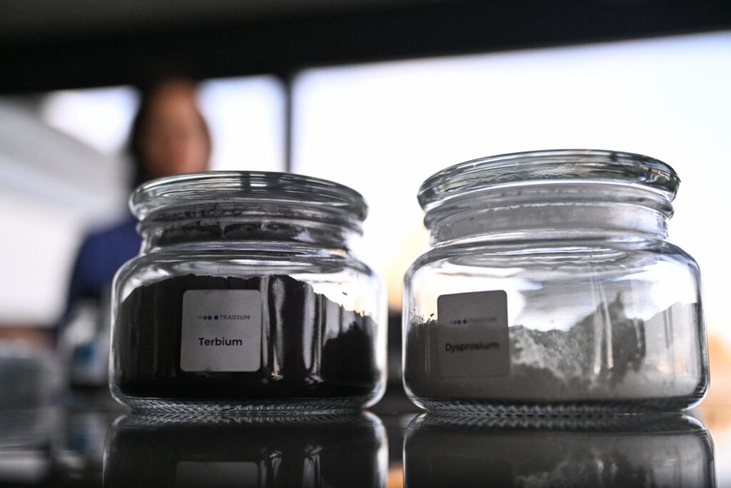 Redkozemeljski mineral terbij