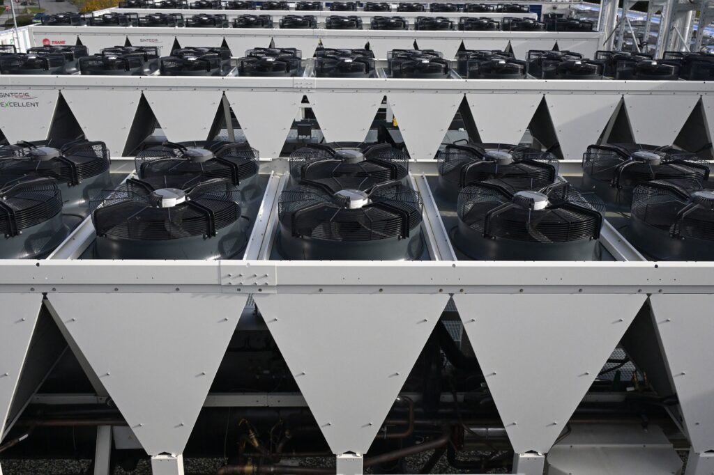 Ventilatorji na podatkovnem centru v Franciji