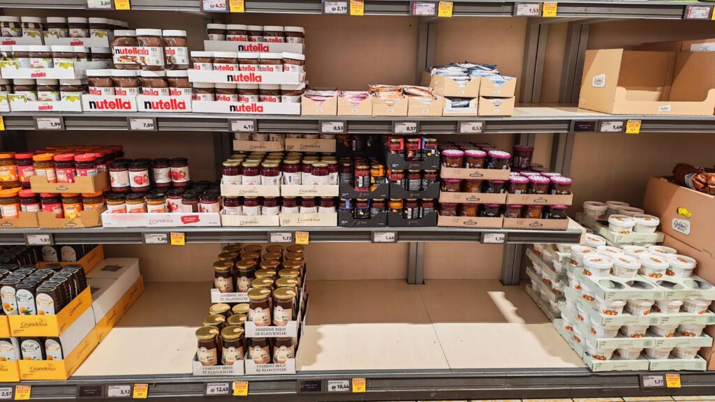 hofer, trgovina, police