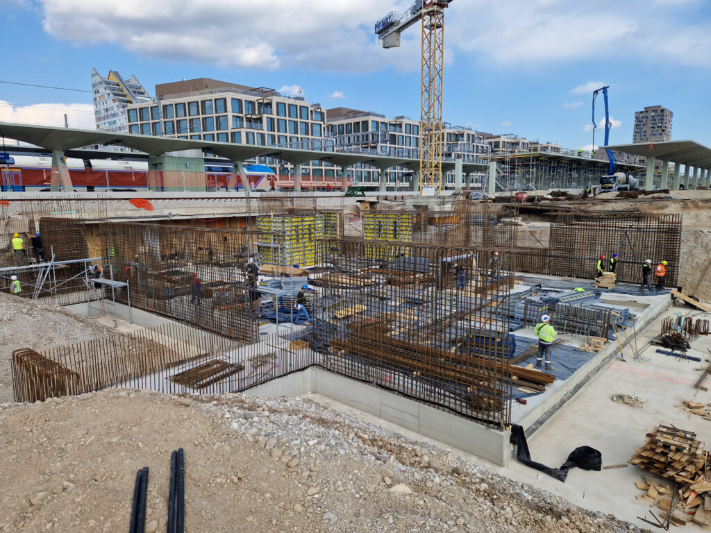 železni&scaron;ka postaja Ljubljana, gradnja