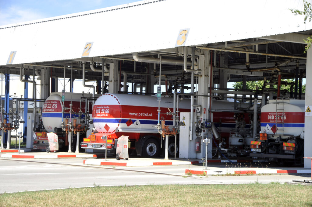 Petrol, skladi&scaron;če