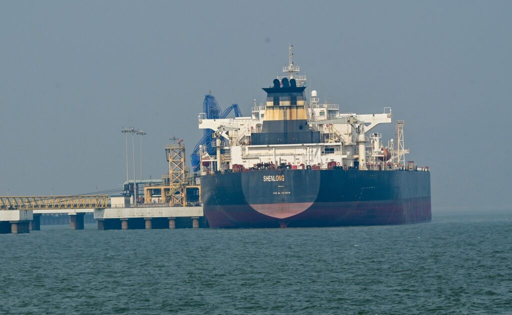 Tanker grške ladjarske družbe Shenlong