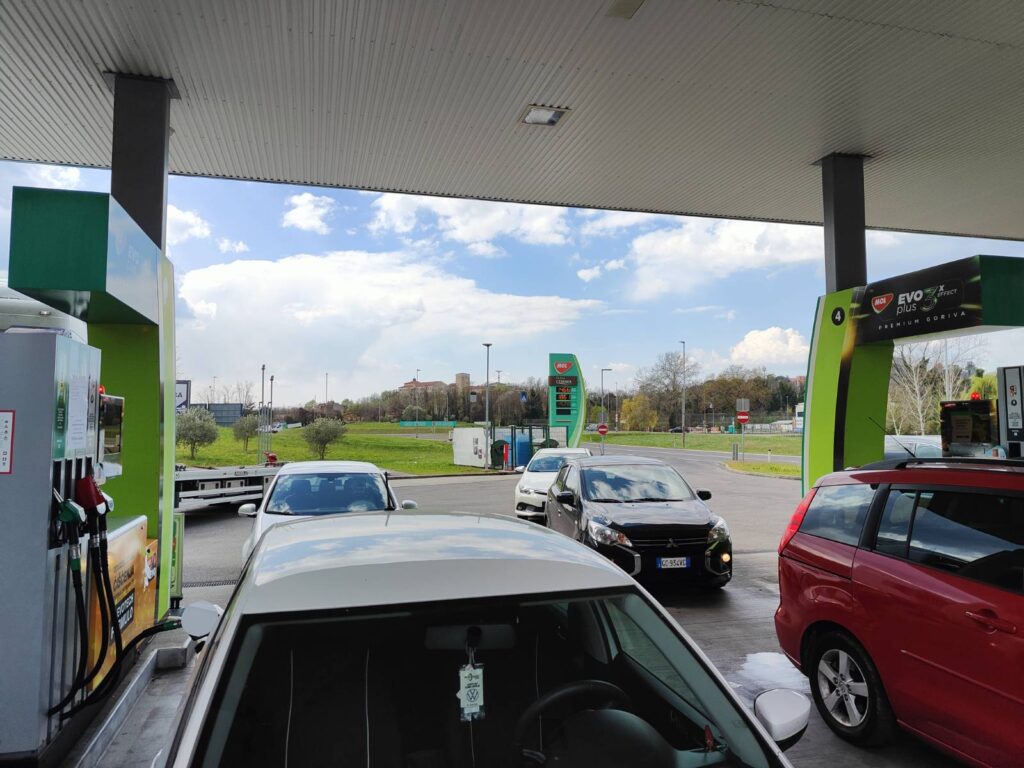 MOL, bencinski servis, gorivo